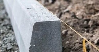 Установка бордюров для тротуарной плитки в Полевской - цена от 821 руб.