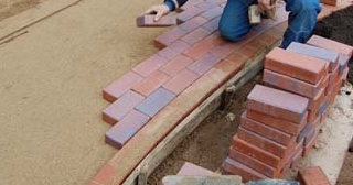 Установка тротуарной плитки в Полевской - цена от 821 руб. за работу