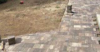 Профессиональная укладка тротуарной плитки на клей в Полевской в октябре