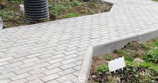 Профессиональная укладка брусчатки в Полевской в октябре