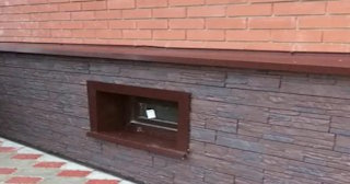 Облицовка цоколя панелями под камень в Полевской в октябре