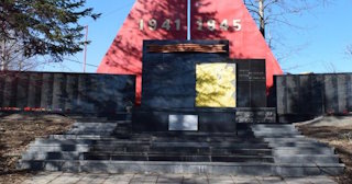 Профессиональное благоустройство памятников в Полевской в октябре
