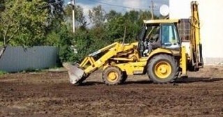 Выравнивание рельефа в Полевской в октябре