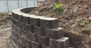 Установка подпорной стенки в Полевской в октябре