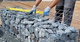 Устройство подпорной стенки из габионов в Полевской в октябре